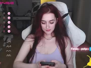 girl
        ps4pro cam image #1722246