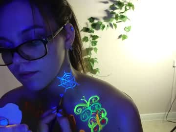 girl
        teresabriggs cam image #2660226
