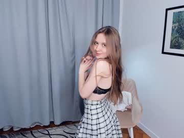 girl
        kati_more cam image #2717238