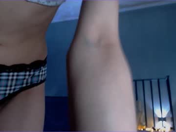 girl
        juliabeng1 cam image #763463