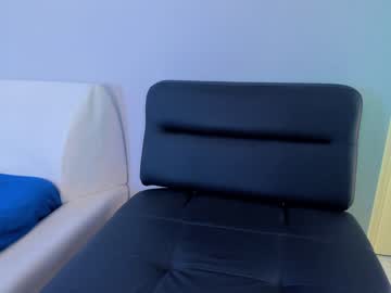 girl
        kittycaitlin cam image #2311848