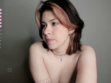girl
        iris_winget cam image #2925422