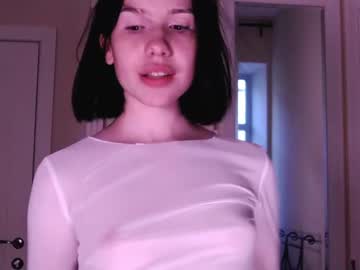 girl
        sleepycode002 cam image #1997101