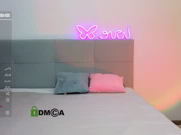 girl
        small_blondee cam image #1834843