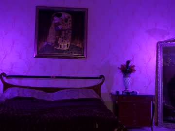 girl
        jessiccaburns cam image #105232