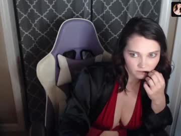 girl
        rowanswolves cam image #2807667