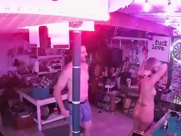 couple
        wild_thingz61 cam image #2308032