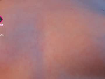 girl
        lolliis cam image #3245400
