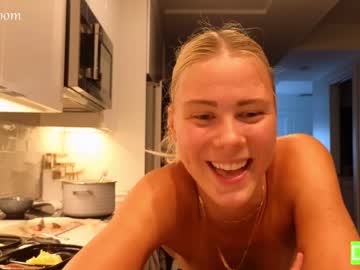 girl
        susyjo cam image #1853403