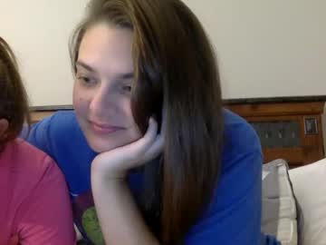 girl
        tanawaters cam image #33622