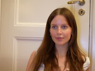 girl
        ellaa91 cam image #38297