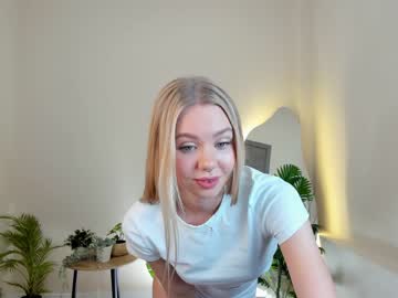 couple
        cassie_palmer cam image #3435205