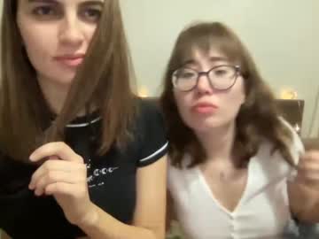 couple Milf & Teen Sex Cam Girls with laura_ra