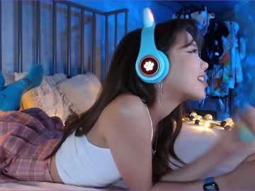 girl
        juliabeng1 cam image #866026