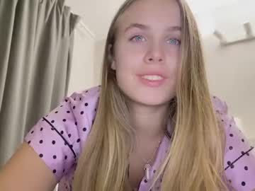 girl
        gosssip cam image #515793