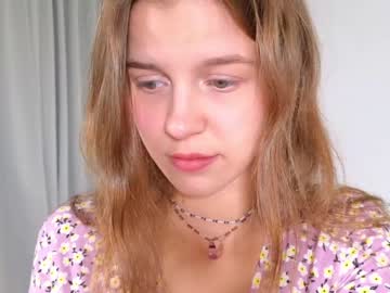 girl
        eli_sun cam image #1791284