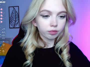 girl
        small_blondee cam image #975238