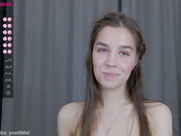 girl
        monika_youthfull cam image #1708401