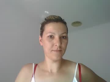 girl
        lara_flame cam image #1891200
