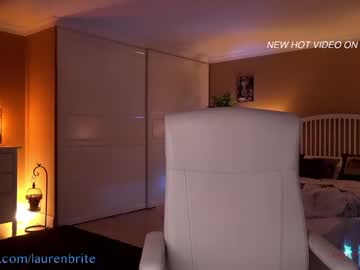girl
        laurenbrite cam image #1393956