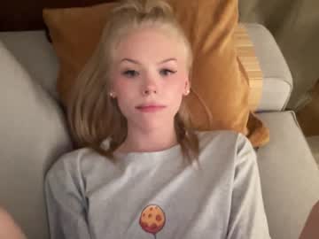 girl
        sonyaplush cam image #1047357