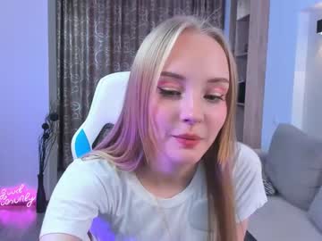 girl
        lolliis cam image #2188754