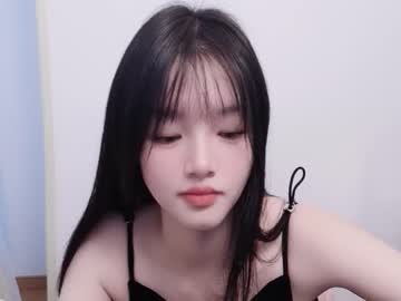 girl
        tangtang_99 cam image #3187223