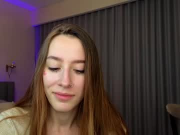 girl
        artplanet cam image #2711384