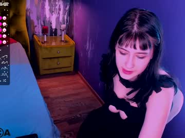 girl
        melaniehillens cam image #782022