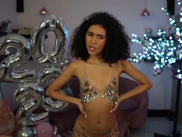 girl
        amnie_ cam image #575090