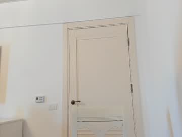girl
        devyale cam image #2293386
