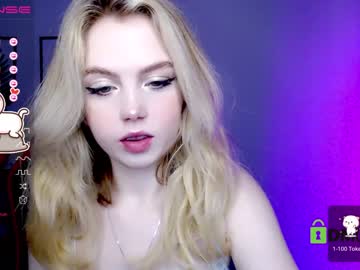 girl
        small_blondee cam image #781521