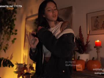 girl
        effyloweell cam image #82607