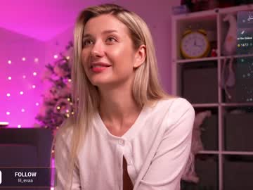 girl
        lil_eva cam image #3077972