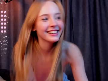 girl
        lolliis cam image #3073609