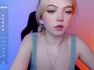 girl
        small_blondee cam image #1437955