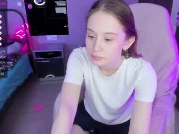 girl
        misty_moore_ cam image #1276131