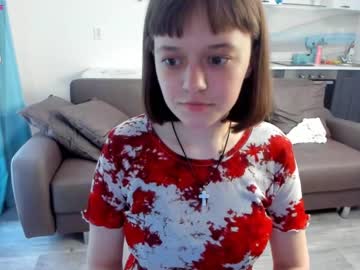 girl
        heathercarols cam image #1776652