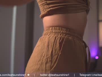 girl
        leahsunshine cam image #1937426