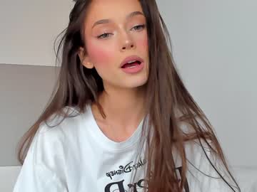 girl
        isia_slay cam image #1940592