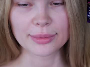 girl
        love_you_to123 cam image #1714267