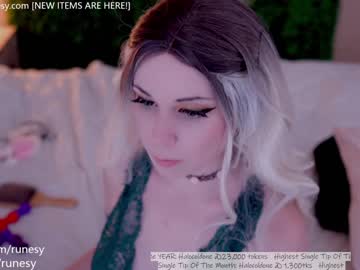 girl
        runesy cam image #1810924
