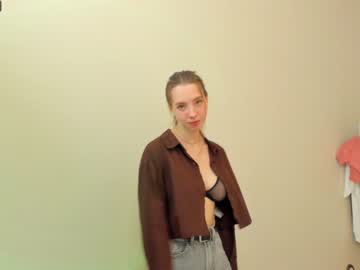 girl
        gracekrueger cam image #2810695