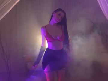 girl
        sophia_lean cam image #1665547
