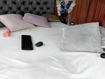 girl
        emily_payton cam image #1805515
