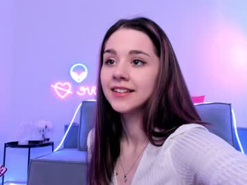 girl
        ainamil cam image #1330909