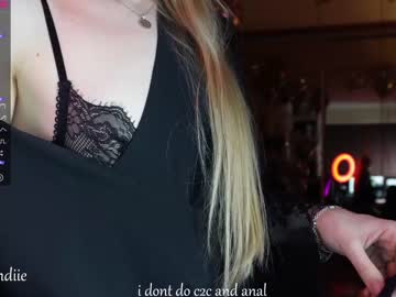 girl
        bestblondiiecb cam image #1118213