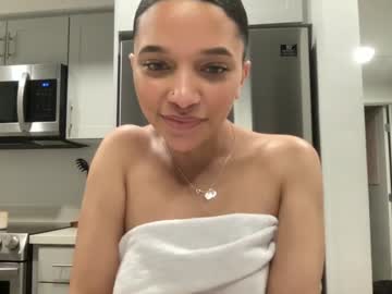 girl
        ittybity115598 cam image #912391