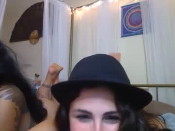 couple Milf & Teen Sex Cam Girls with velvet_mist