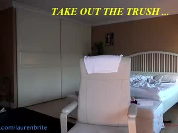 girl
        laurenbrite cam image #1412326
